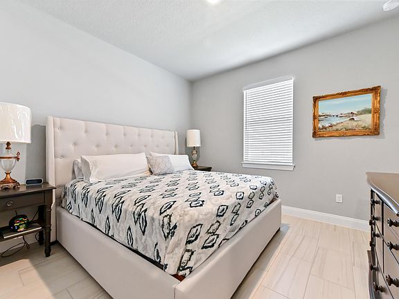 4th image of 8607 Dahlia Circle