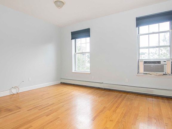 4th image of 4104 20th Ave #1