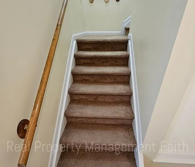 14 Greenwood Trl N — Photo 12