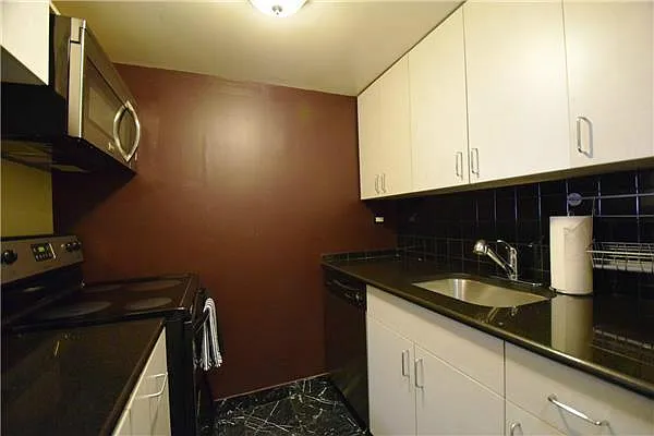 Rented by Global Realty Opportunities | media 43