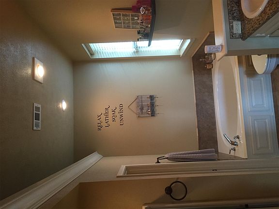 2nd image of 5655 Nicole Ln