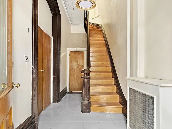 4th image of 275 Clermont Ave