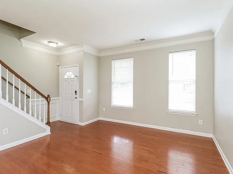 620 Wrayhill Dr — Photo 5