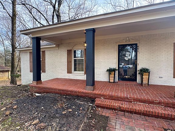 4th image of 461 Robin Rd