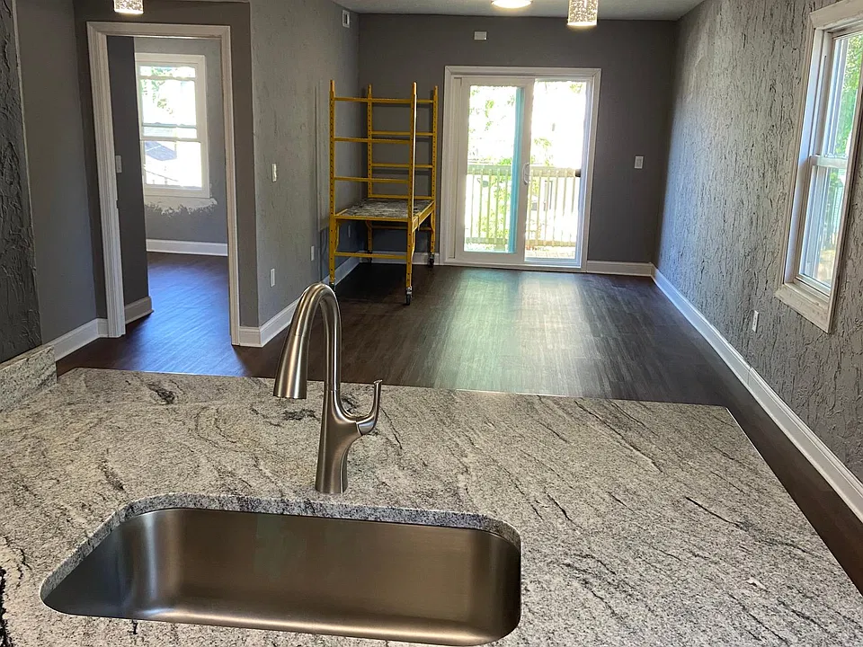 2462 Tremont Ave #2
