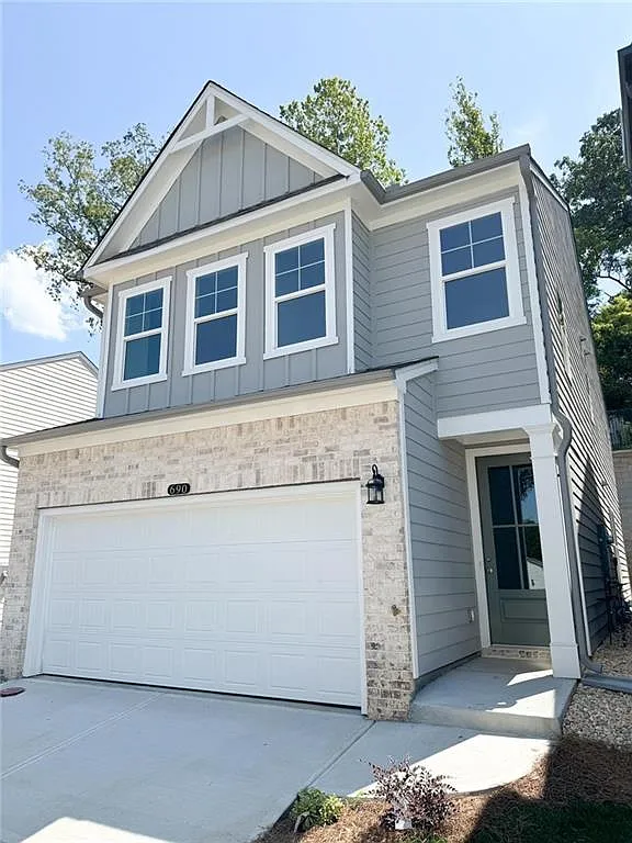 3 bed, 3.0 bath, 2046 sqft, $2,650 — Photo 2