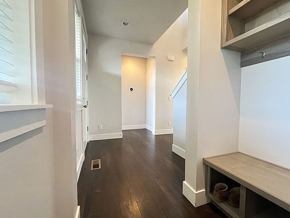 4th image of 2036 N Thorndale Ave