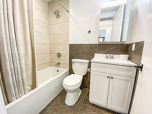 3rd image of 3572 Dekalb Ave APT 2B