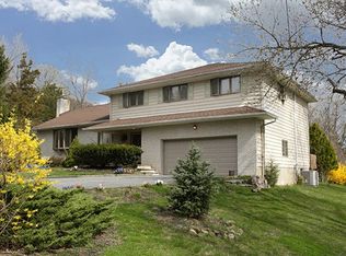 2 Longview Dr, Towaco, NJ 07082