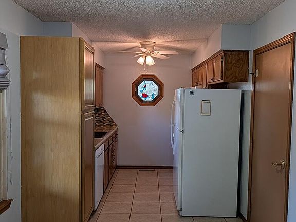 3rd image of 1012 N Walleye Street