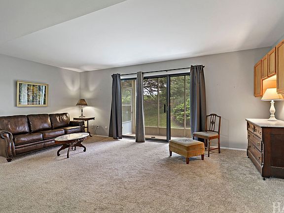 4th image of 941 Wiltshire Dr APT D