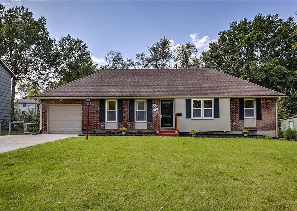 Lots to see in this beautifully remodeled "True Ranch" Home!!