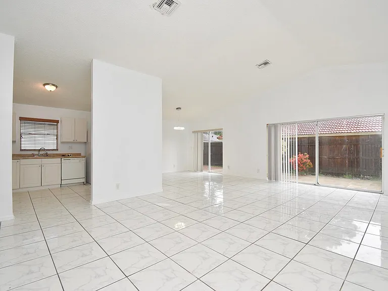 1456 Waterway Cove Dr — Photo 9