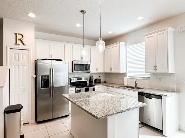 966 E 10th St, Apopka, FL 32703