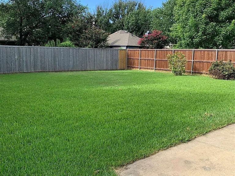 2212 Chasefield Dr — Photo 22