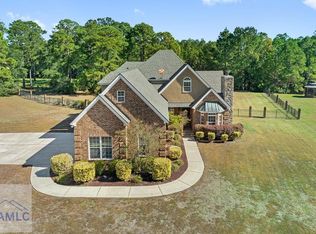 24 Demeries Lake Ct, Richmond Hill, GA 31324