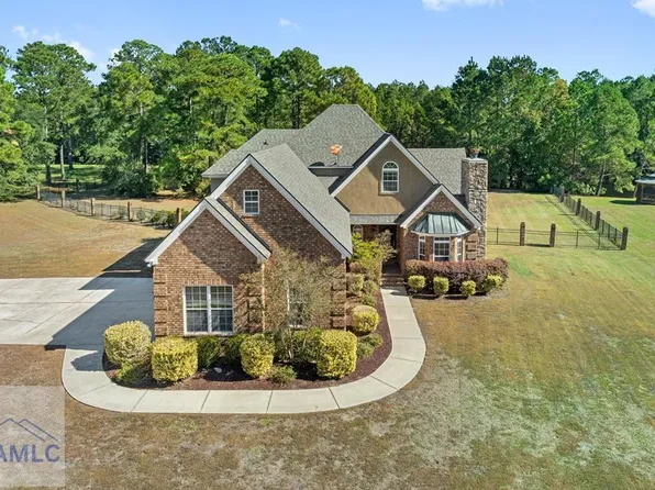 24 Demeries Lake Ct, Richmond Hill, GA 31324