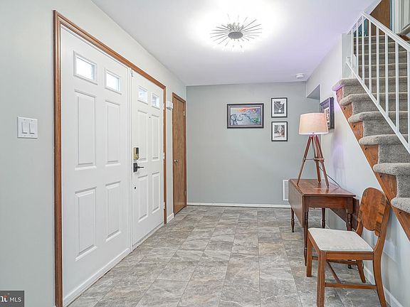 3rd image of 6 Killington Ct