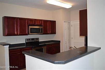 2nd image of 8218 Green Parrot Rd