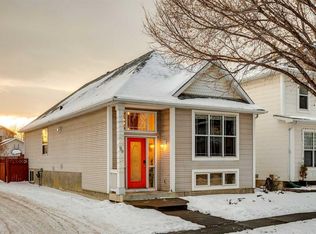 99 NE Inverness Park SE, Calgary, AB T2Z 3E3