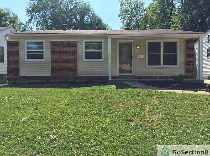 1st image of 10077 Royal Dr