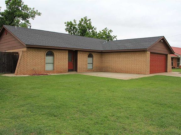 2nd image of 700 Diana Ave