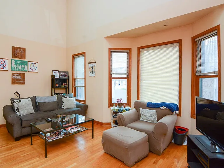 1720 W Augusta Blvd #3 — Photo 9
