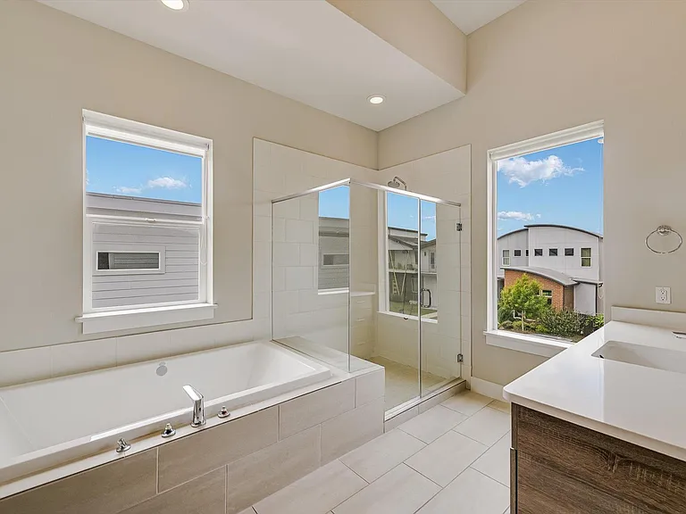 6133 Florencia Ln — Photo 13