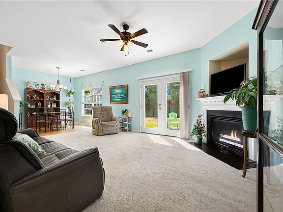 5th image of 105 Ledgewood Way