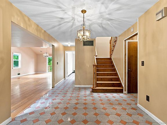 4th image of 18 Bonaventure Avenue