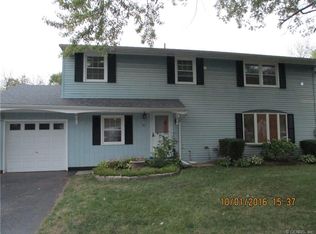31 Florendin Dr, Henrietta, NY 14467