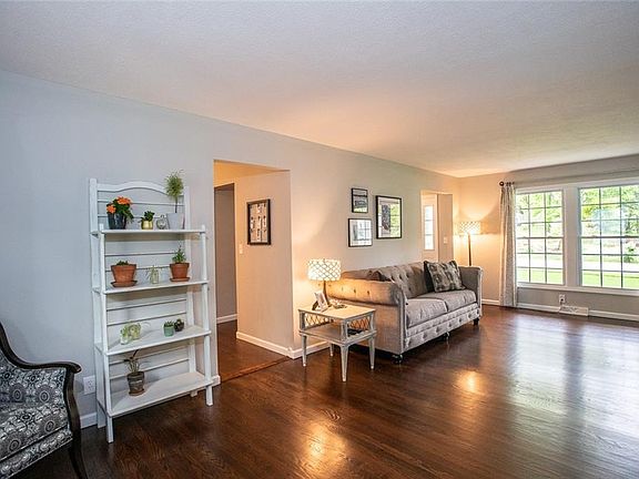 4th image of 664 Pebble Beach Dr