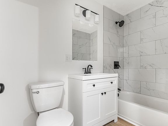 2nd image of 31 Vine St APT 4