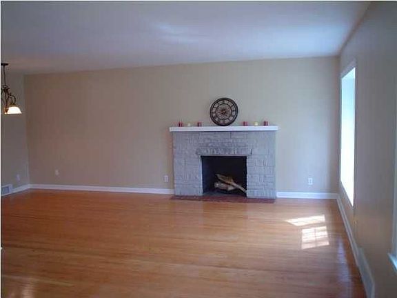 2nd image of 3529 Huon Dr