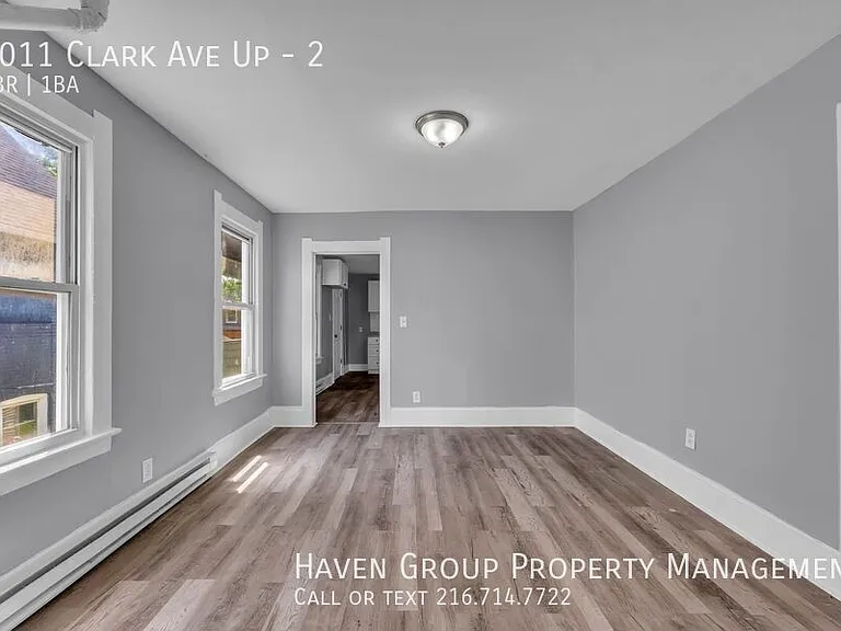 5011 Clark Ave #UP-2 — Photo 4