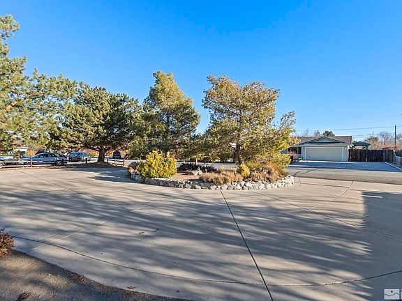 3rd image of 35 E Janere Ct