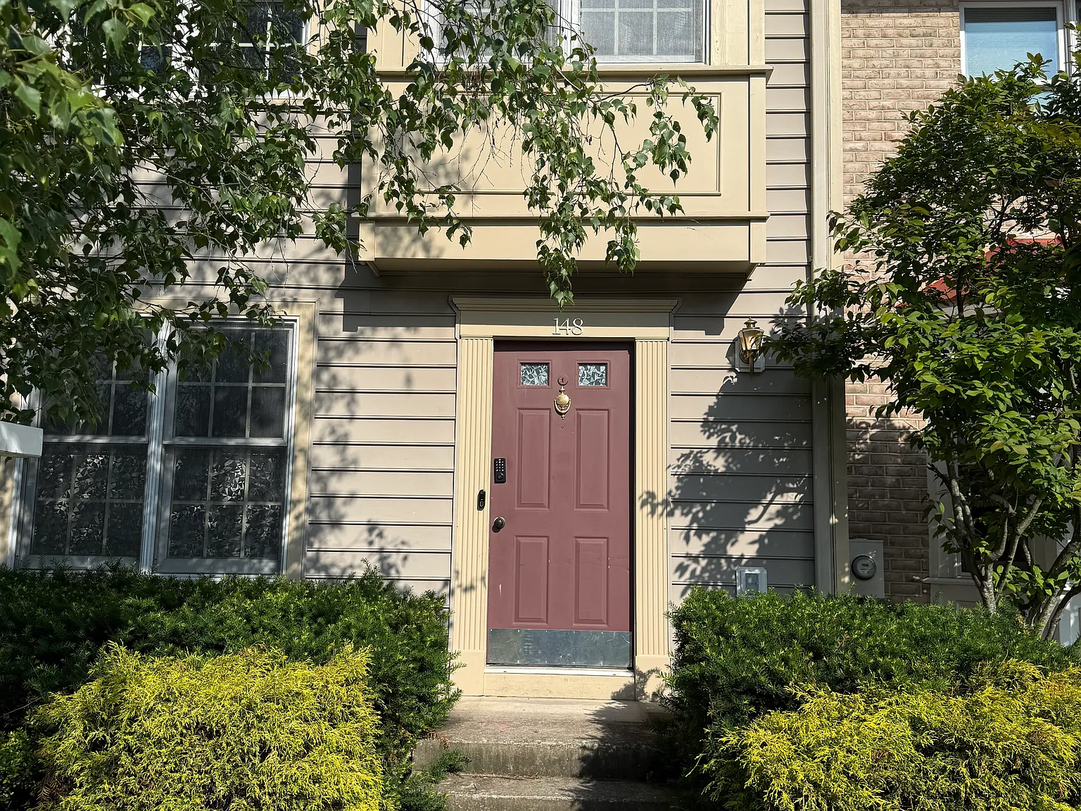 3 bed, 1832 sqft, $1,900 — Photo 1