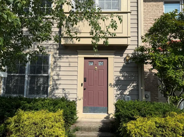 148 Morningside Dr, Falling Waters, WV 25419