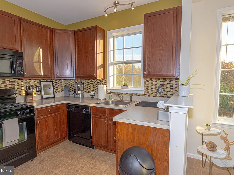 832 Timberlake Dr — Photo 12
