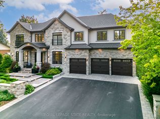 100 Seneca Dr, Hamilton, ON L9G 3B8