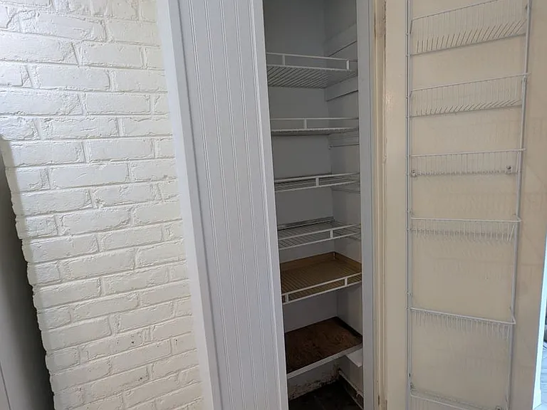 7514 Greengate Dr — Photo 11