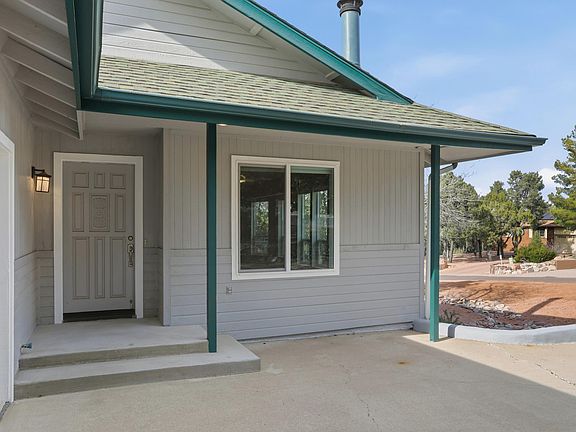 4th image of 1304 N Camelot Dr