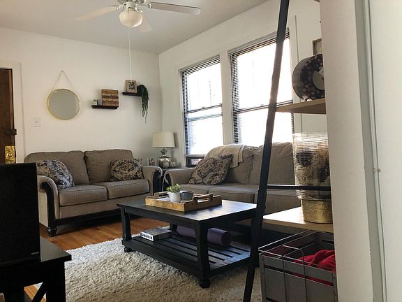 2nd image of 925 W Oakdale Ave APT 2E