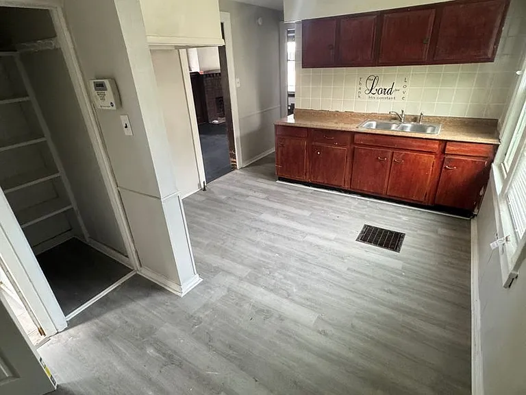9520 Marah Ave — Photo 13