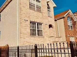 3860 W Grenshaw St, Chicago, IL 60624