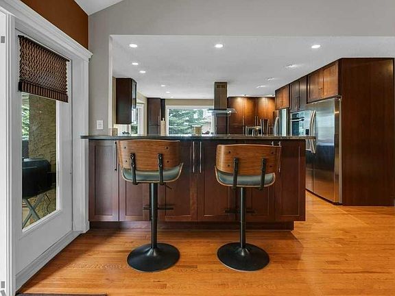 4th image of 63 NE Edenstone Way NW