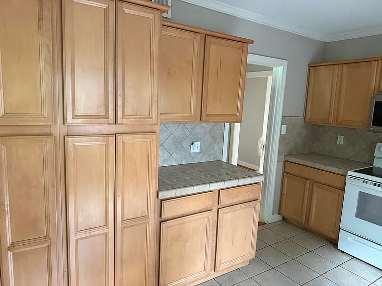2239 Woodcliff Rd SE — Photo 6