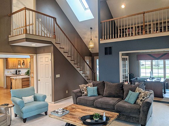 4th image of 322 Eagle Ct