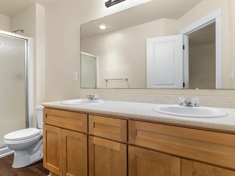 Gravelly Lake Brownstones — Photo 23