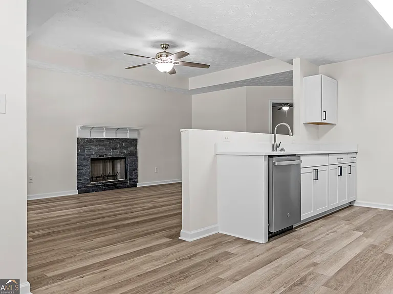 1091 Creek Point — Photo 9